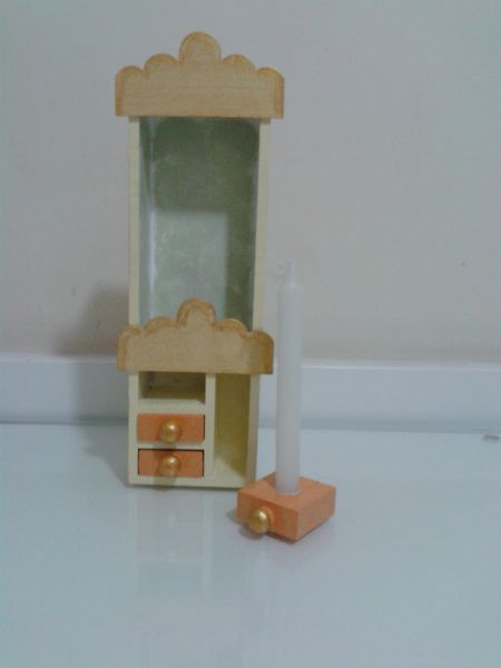 Casinha porta velas e incensos