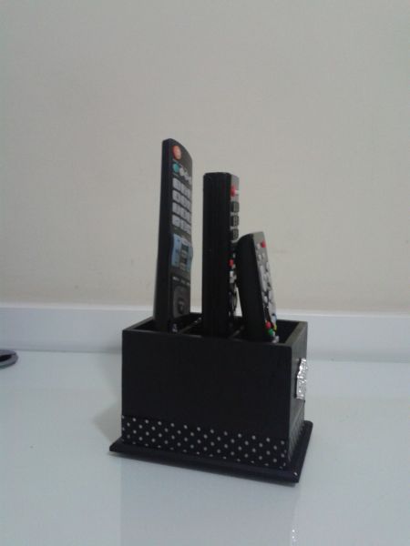 Porta Controle Remoto com 3 lugares